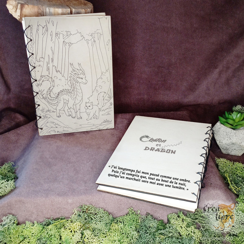 Chaton et Dragon, promenade dans la forêt carnet en bois